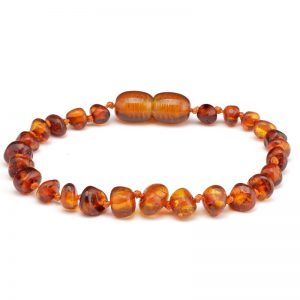 pulseira-ambar-bebe-cognac-polido-001